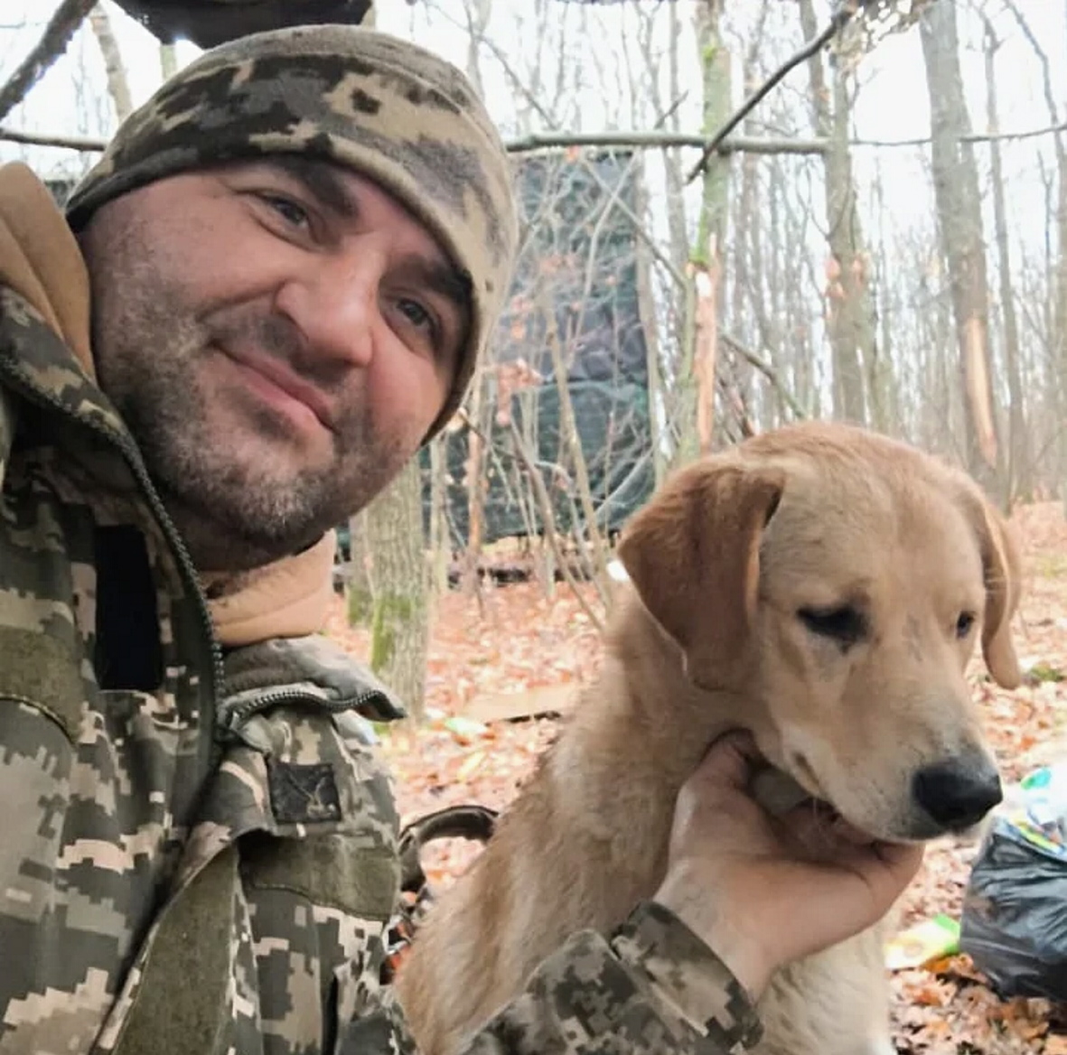 Молодший сержант дружить з песиками, але найбільше тішиться влучністю &laquo;Богдани&raquo;. Фото з особистого архіву героя